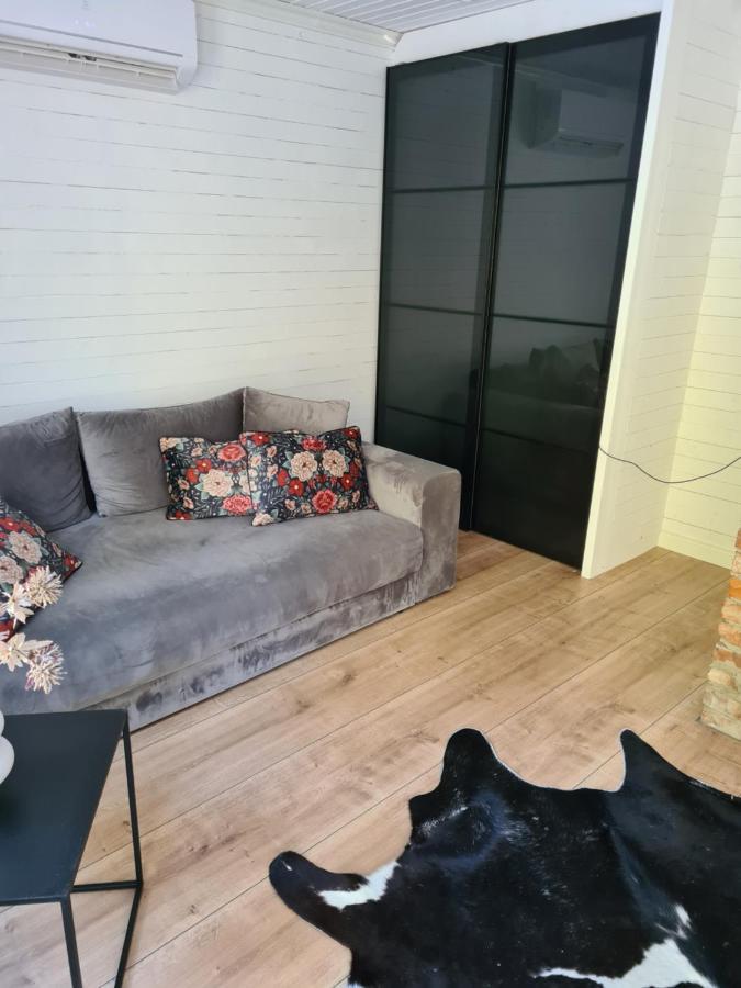 אולריצהאם Pinebo Palace Guesthouse מראה חיצוני תמונה
